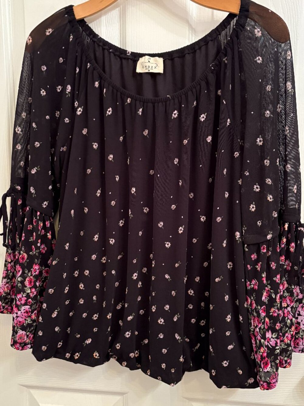 Ember Black & Pink Floral Sheer Bell Sleeve Flowy Lined Blouse size M